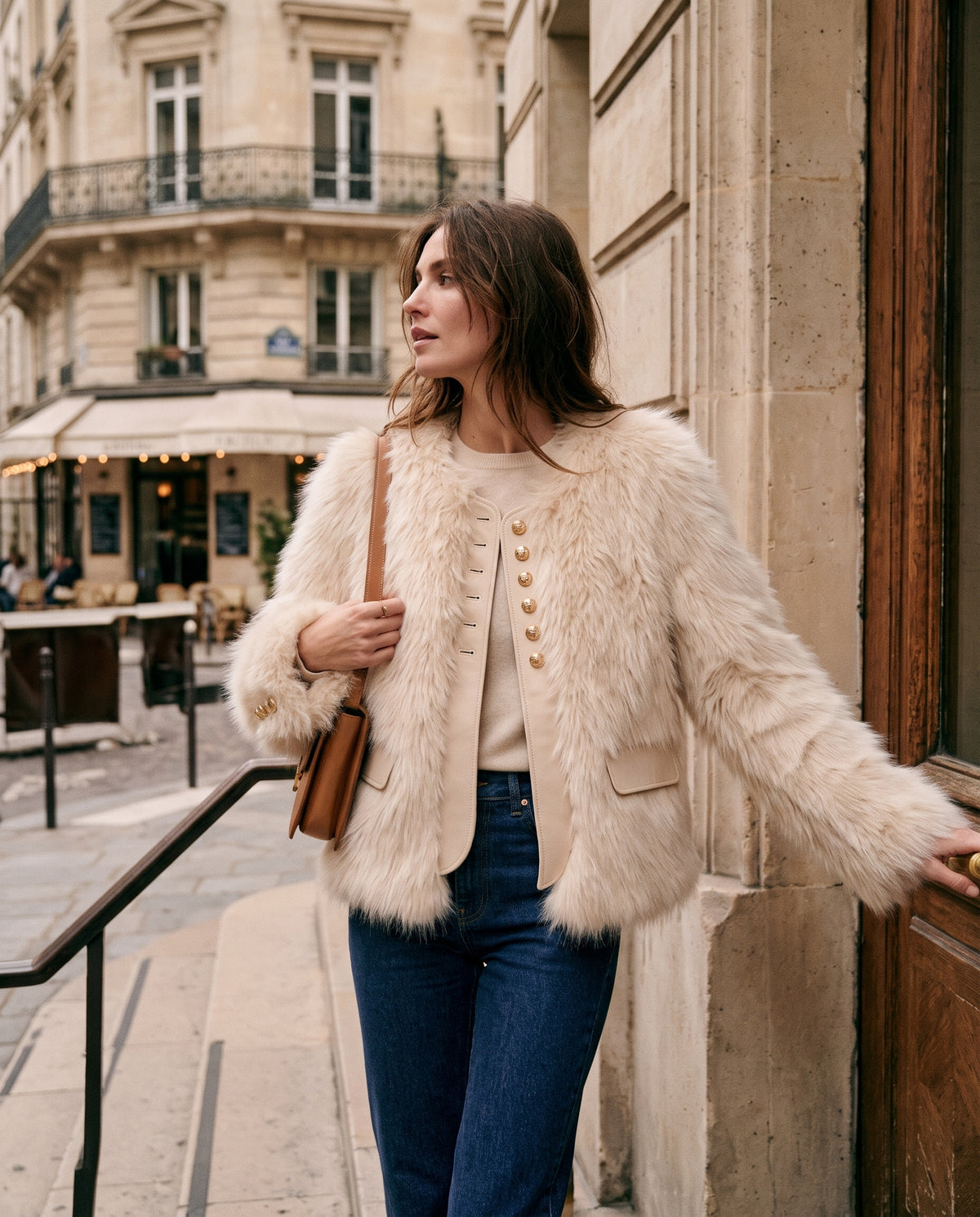 Veste Courte Élégante en Fausse Fourrure & Coupe Enveloppante